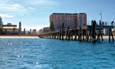 Hotels with Pools in Glenelg