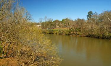 Cottages in Phenix City