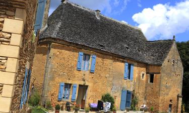 Hotels with Parking in Larzac