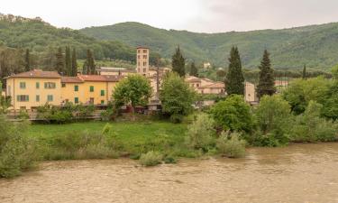 Hotels with Parking in Rosano