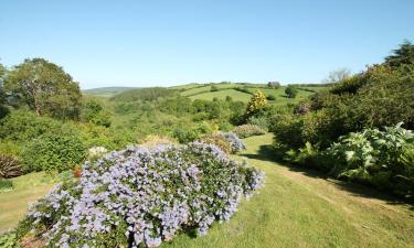 Hotels with Parking in Wheddon Cross