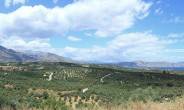 Boenden vid stranden i episkopi-chania