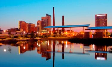 Hotels with Pools in Bessemer