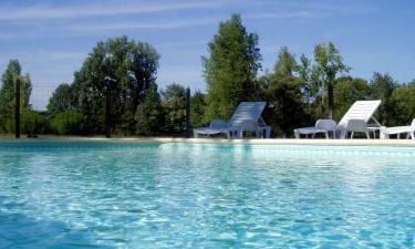 Holiday Rentals in Maubec