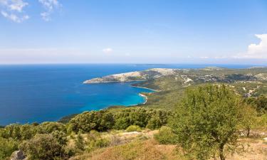 Smještaji uz plažu u Zadvarju