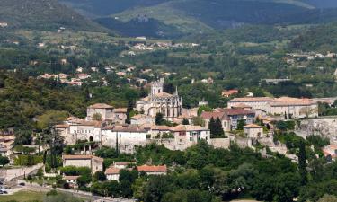 Hotels with Parking in Viviers