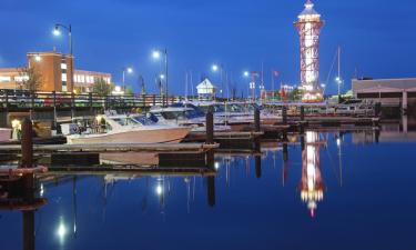 Hotels with Pools in Erie