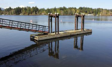 Viešbučiai su vietomis automobiliams mieste Shawnigan Lake