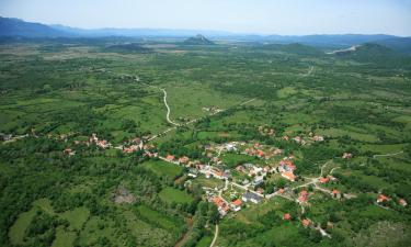 Apartments in Lovinac