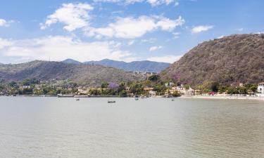 Hotels with Parking in Chapala