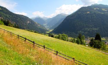 Hotel dengan parkir di Winklern