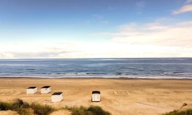 Hoteles con estacionamiento en Vrå