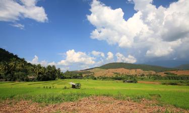 Hotels with Pools in Ban Mai