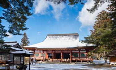 Hoteller med parkering i Hiraizumi