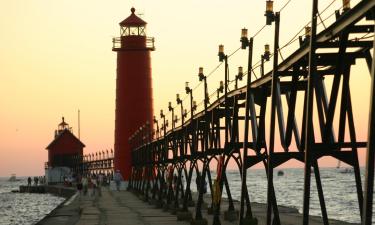 Hotels with Parking in Grand Haven