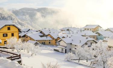 Hotell med parkering i Capriana