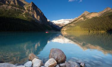 Cheap vacations in Lake Louise