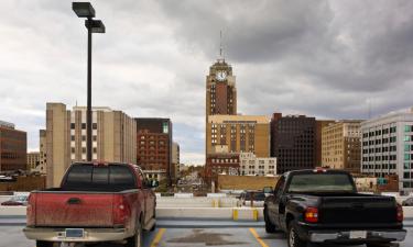 Hotels with Parking in DeWitt