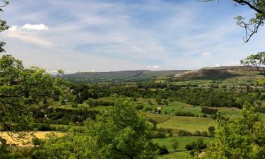 Hotels in West Burton