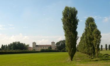 Hotels with Parking in SantʼIlario dʼEnza