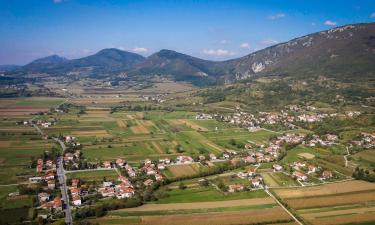 Hotels with Parking in Šempas