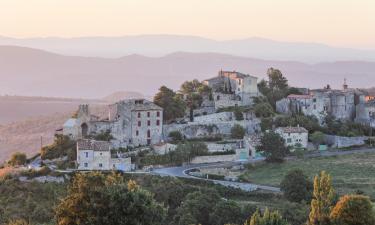 Hotels with Parking in Vachères