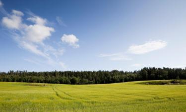 Hotels with Parking in Järna