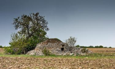 Hotels amb aparcament a Acquarica