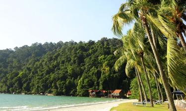 Hotels with Parking in Pasir Bogak