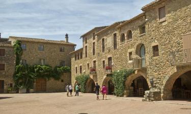 Hotels in Monells