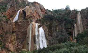 Hoteles con estacionamiento en Imouzzer des Ida Ou Tanane