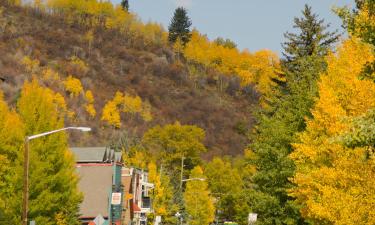 Hoteles con estacionamiento en Minturn