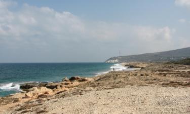 Beach rentals in Beẕet