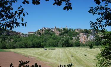 Hoteles con estacionamiento en Caylus