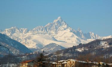 Hotels amb aparcament a Paesana