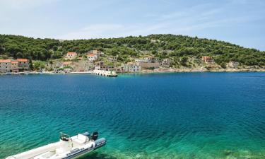 Allotjaments a la platja a Žirje