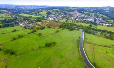 Hotels with Parking in Endon