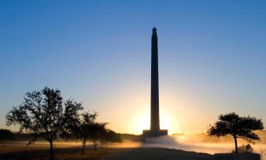 Hoteller med parkering i San Jacinto