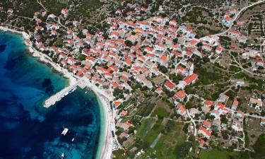 Alloggi vicino alla spiaggia a Unije (Unie)