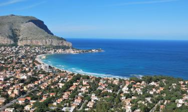 Hotels with Parking in Porticello