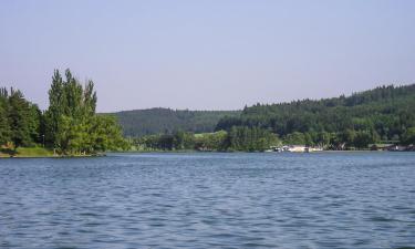 Hotell med parkering i Jedovnice