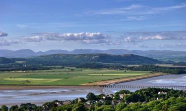 Hotels with Parking in Arnside