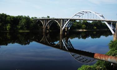 Accessible Hotels in Selma