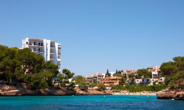 Hotels with Parking in Cala Ferrera