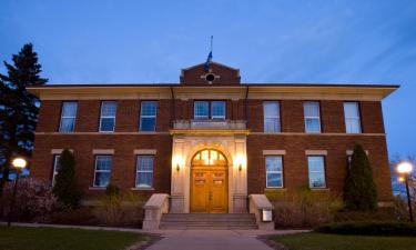 Hotels with Parking in Vegreville