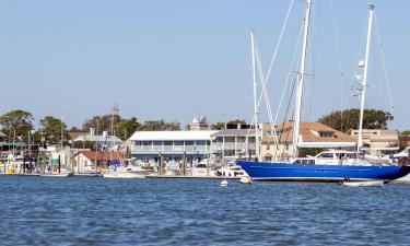 Hotels with Parking in Beaufort