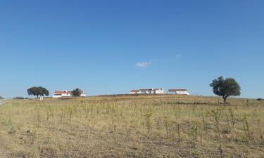 Hotel con piscina a Escoural