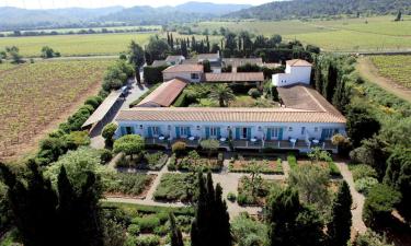 Hoteles con parking en Ornaisons