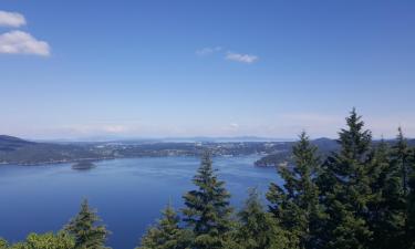 Hotels with Parking in Malahat