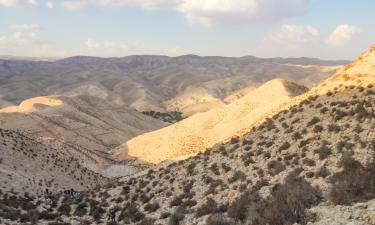 Hotéis com estacionamento em Mitzpe Yeriho